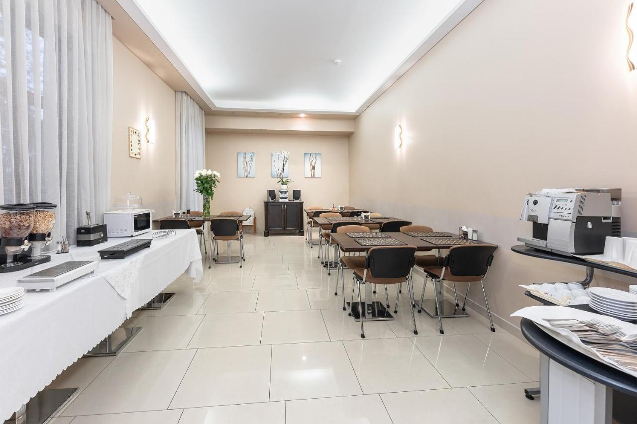Room In Bb - Valensija - Suite For Two In Nice Hotel Jurmala Luaran gambar