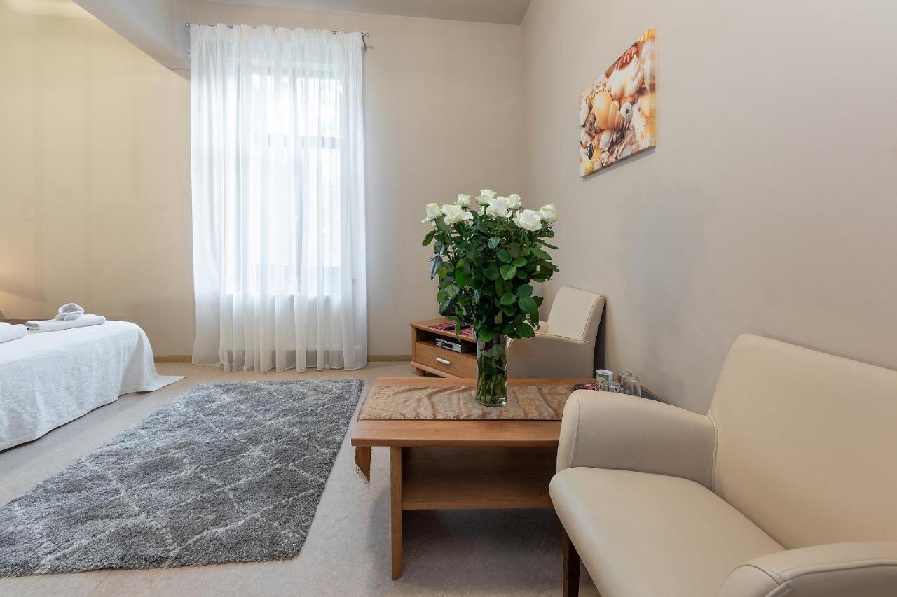Room In Bb - Valensija - Suite For Two In Nice Hotel Jurmala Luaran gambar